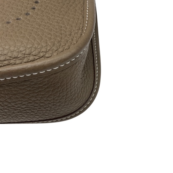 HERMES TAUPE EVELYNE TPM 16 LEATHER HANDBAG - Picture 8 of 14